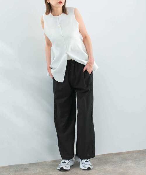 URBAN RESEARCH ROSSO WOMEN（アーバンリサーチ　ロッソ）の「『UR TECH DRYLUXE』ドロストパンツ（その他パンツ・レディース・ブラック/チャコールグレー・FREE）」の6枚目の写真