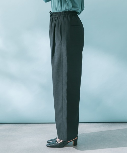 URBAN RESEARCH ROSSO WOMEN（アーバンリサーチ　ロッソ）の「『UR TECH DRYLUXE』ドロストパンツ（その他パンツ・レディース・ブラック/チャコールグレー・FREE）」の19枚目の写真