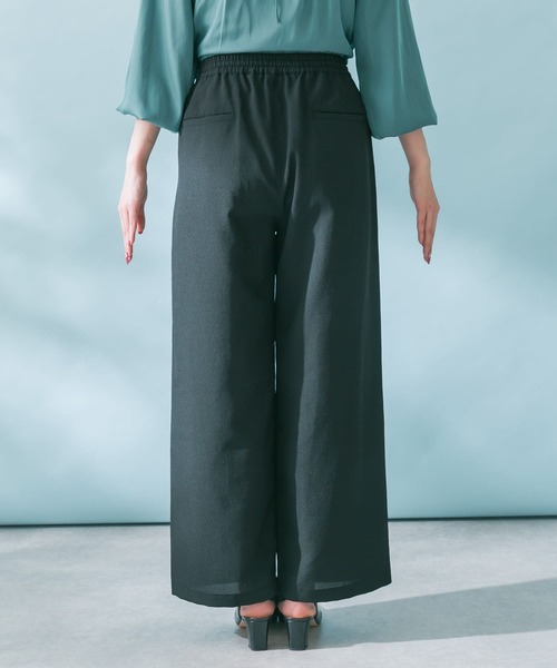 URBAN RESEARCH ROSSO WOMEN（アーバンリサーチ　ロッソ）の「『UR TECH DRYLUXE』ドロストパンツ（その他パンツ・レディース・ブラック/チャコールグレー・FREE）」の20枚目の写真