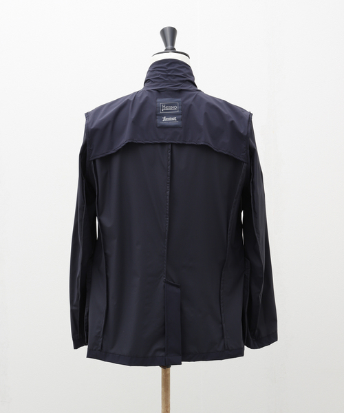 HERNO（ヘルノ）の「HERNO ( ヘルノ) Light Matt Stretch 2BJK GA00021UL（テーラードジャケット・メンズ・ブラック/ネイビー・44/48/46）」の11枚目の写真