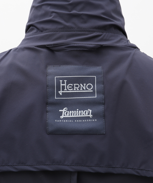 HERNO（ヘルノ）の「HERNO ( ヘルノ) Light Matt Stretch 2BJK GA00021UL（テーラードジャケット・メンズ・ブラック/ネイビー・44/48/46）」の4枚目の写真