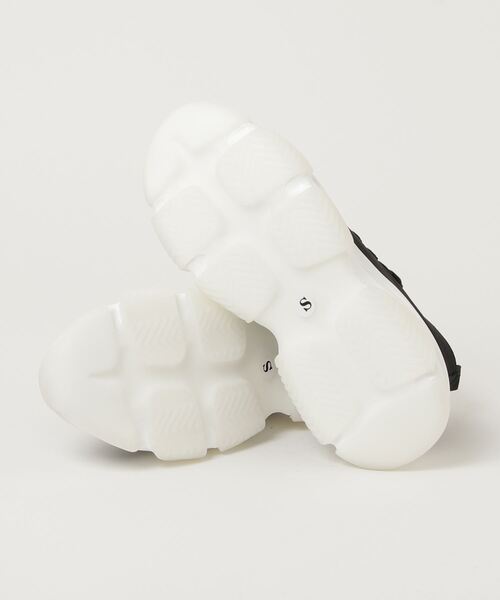 ONE DAY KMC （ワンデイケーエムシー）の「ONE DAY select / キャンバスダッドスニーカー（撥水）（スニーカー・メンズ・ブラック/ホワイト・SMALL/MEDIUM/LARGE）」の4枚目の写真