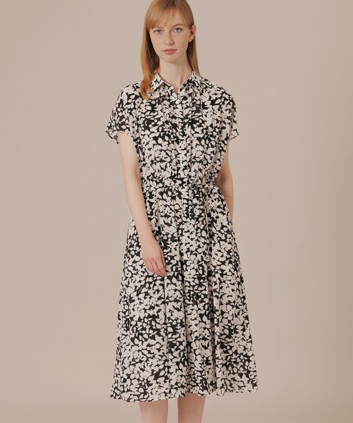MACKINTOSH LONDON(マッキントッシュ ロンドン)の「シルエットフラワーワンピース(ワンピース・レディース・ベージュ/ブラック・38)」の2枚目の写真