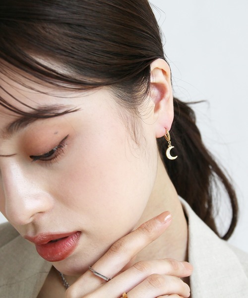 abaskdesign(アバスクデザイン)の「金属アレルギー対応 スター&ムーンアシンデザインステンレスピアス(ピアス(両耳用)・レディース・ゴールド/シルバー・FREE)」の5枚目の写真