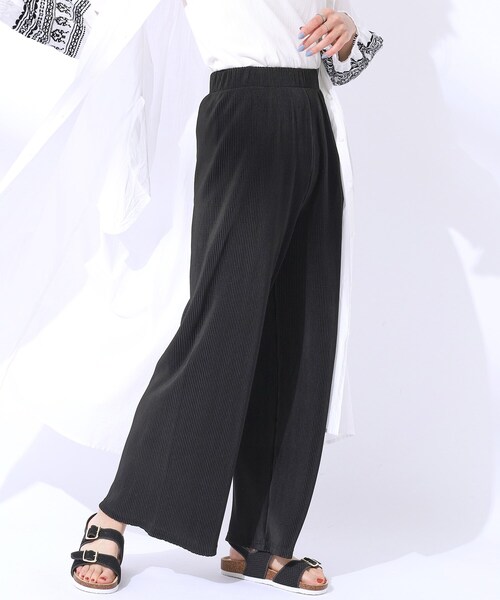 SHOO・LA・RUE(シューラルー)の「【洗える】レイヤードにも さらっと穿ける 大人プリーツ イージーパンツ(その他パンツ・レディース・ブラック/ダークオリーブ/ブラウン系その他2/ネイビー系/グレー系その他6・02/03/04)」の2枚目の写真