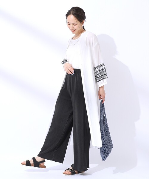 SHOO・LA・RUE(シューラルー)の「【洗える】レイヤードにも さらっと穿ける 大人プリーツ イージーパンツ(その他パンツ・レディース・ブラック/ダークオリーブ/ブラウン系その他2/ネイビー系/グレー系その他6・02/03/04)」の11枚目の写真