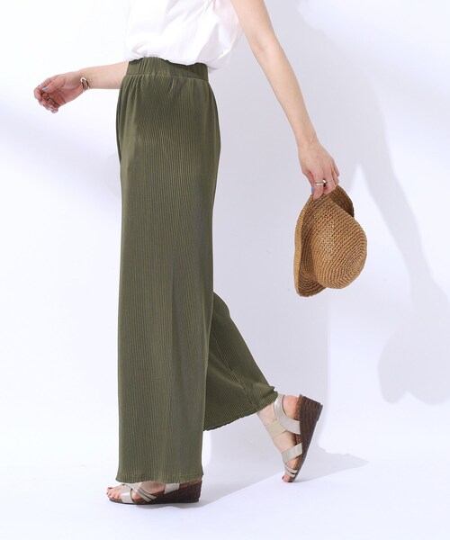 SHOO・LA・RUE(シューラルー)の「【洗える】レイヤードにも さらっと穿ける 大人プリーツ イージーパンツ(その他パンツ・レディース・ブラック/ダークオリーブ/ブラウン系その他2/ネイビー系/グレー系その他6・02/03/04)」の14枚目の写真