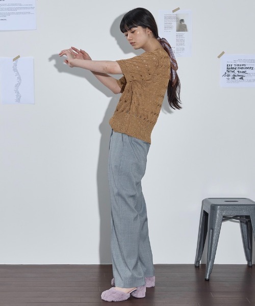 THE YOn（ザヨン）の「エコファーチャンキーヒールストラップパンプス（パンプス・レディース・ブラック/アイボリー/ラベンダー・38/37/36）」の7枚目の写真