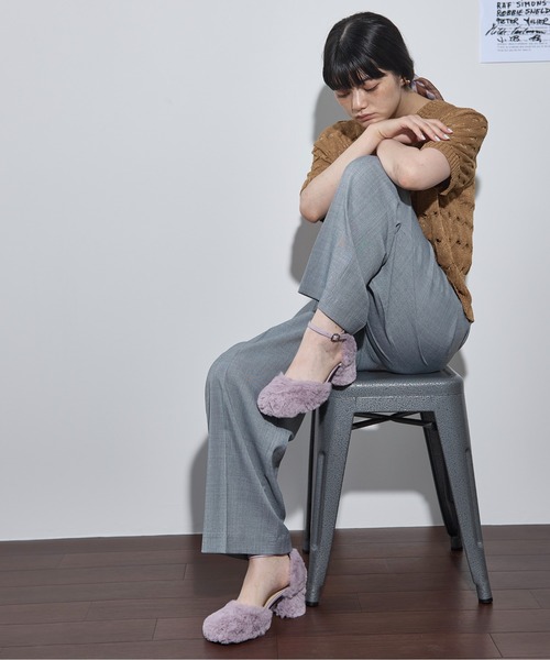 THE YOn（ザヨン）の「エコファーチャンキーヒールストラップパンプス（パンプス・レディース・ブラック/アイボリー/ラベンダー・38/37/36）」の5枚目の写真