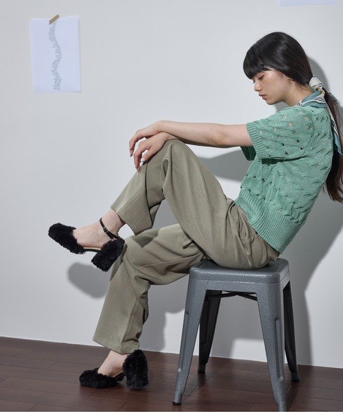 THE YOn（ザヨン）の「エコファーチャンキーヒールストラップパンプス（パンプス・レディース・ブラック/アイボリー/ラベンダー・38/37/36）」の14枚目の写真