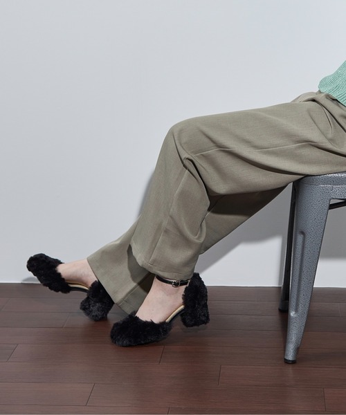 THE YOn（ザヨン）の「エコファーチャンキーヒールストラップパンプス（パンプス・レディース・ブラック/アイボリー/ラベンダー・38/37/36）」の19枚目の写真