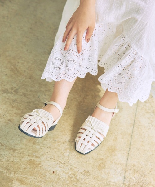anoco no oheya（アノコノオへヤ）の「ribbon Gurkha Sandals /リボングルカサンダル（サンダル・レディース・ブラウン/アイボリー・SMALL/MEDIUM/LARGE）」の15枚目の写真