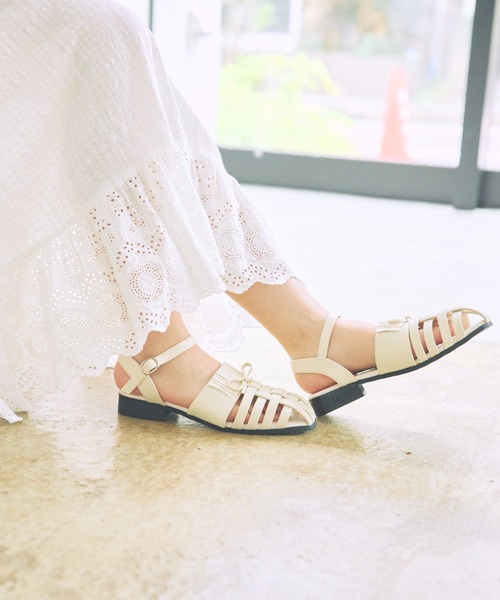 anoco no oheya（アノコノオへヤ）の「ribbon Gurkha Sandals /リボングルカサンダル（サンダル・レディース・ブラウン/アイボリー・SMALL/MEDIUM/LARGE）」の14枚目の写真