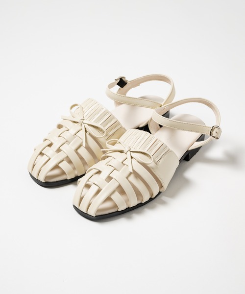 anoco no oheya（アノコノオへヤ）の「ribbon Gurkha Sandals /リボングルカサンダル（サンダル・レディース・ブラウン/アイボリー・SMALL/MEDIUM/LARGE）」の10枚目の写真