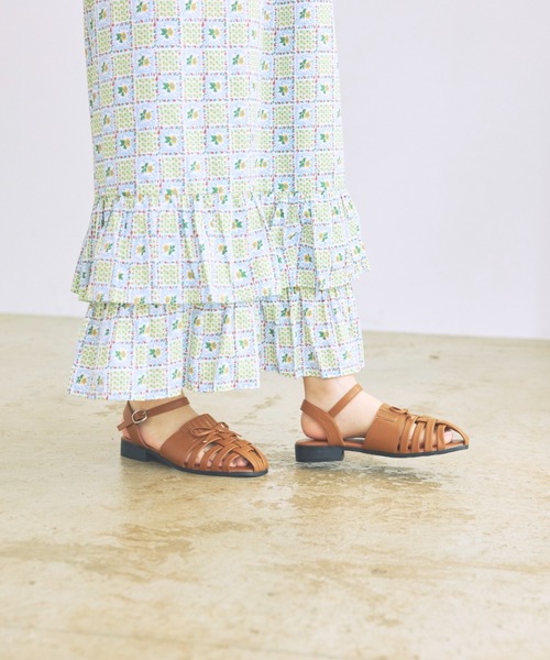 anoco no oheya（アノコノオへヤ）の「ribbon Gurkha Sandals /リボングルカサンダル（サンダル・レディース・ブラウン/アイボリー・SMALL/MEDIUM/LARGE）」の21枚目の写真