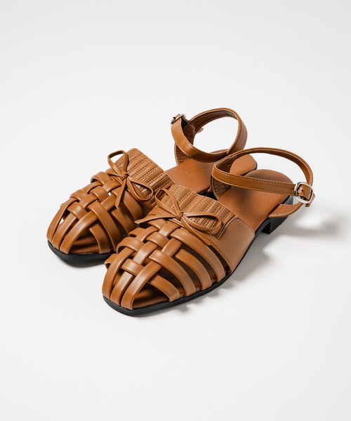 anoco no oheya（アノコノオへヤ）の「ribbon Gurkha Sandals /リボングルカサンダル（サンダル・レディース・ブラウン/アイボリー・SMALL/MEDIUM/LARGE）」の11枚目の写真