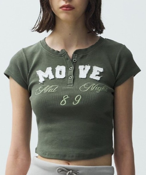 Midnight Move（ミッドナイトムーブ）の「Midnight Move／HENLEYネックT（Tシャツ/カットソー・レディース・カーキ/オフホワイト/ネイビー/ダークグレー・FREE）」の3枚目の写真