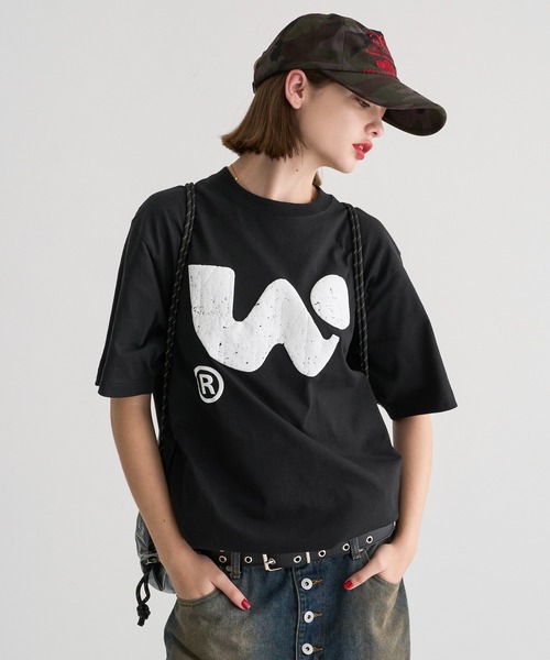 WISH FOR EVER(ウィッシュフォーエバー)の「DRAWCODE ART PLUMP T/ドローコードアートプランプT(Tシャツ/カットソー・メンズ・ネイビー/オレンジ/ホワイト/ブラック・LARGE/MEDIUM)」の2枚目の写真