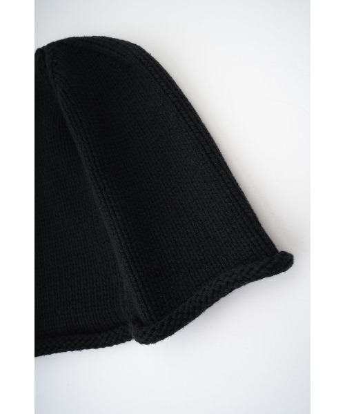 SUPPLIER(サプライヤー)の「ビーニー|Faux Leather Patch Cross Beanie|SUPPLIER|公式通販(ニットキャップ/ビーニー・メンズ・ブラック・FREE)」の5枚目の写真