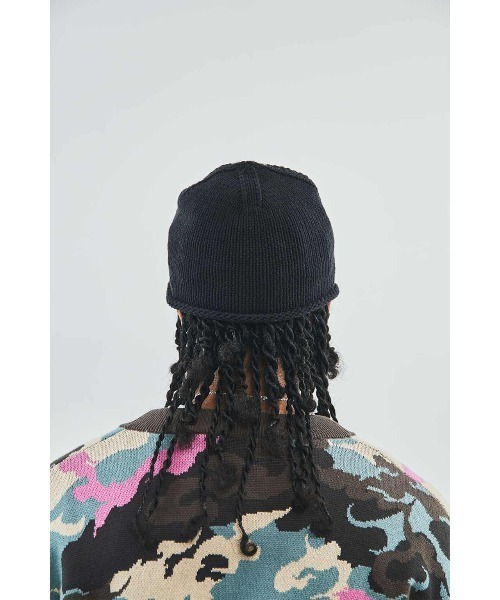 SUPPLIER(サプライヤー)の「ビーニー|Faux Leather Patch Cross Beanie|SUPPLIER|公式通販(ニットキャップ/ビーニー・メンズ・ブラック・FREE)」の6枚目の写真