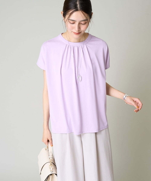 a.v.v(アーヴェヴェ)の「【接触冷感/UVカット/洗える】ギャザーネックカットソー(Tシャツ/カットソー・レディース・グリーン/ブラック/ホワイト/ライトグレー/ダークインディゴブルー/ライラック・40/38/36/42/34)」の6枚目の写真