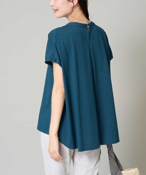 a.v.v(アーヴェヴェ)の「【接触冷感/UVカット/洗える】ギャザーネックカットソー(Tシャツ/カットソー・レディース・グリーン/ブラック/ホワイト/ライトグレー/ダークインディゴブルー/ライラック・40/38/36/42/34)」の4枚目の写真