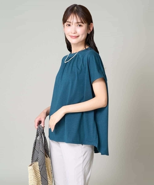 a.v.v(アーヴェヴェ)の「【接触冷感/UVカット/洗える】ギャザーネックカットソー(Tシャツ/カットソー・レディース・グリーン/ブラック/ホワイト/ライトグレー/ダークインディゴブルー/ライラック・40/38/36/42/34)」の7枚目の写真