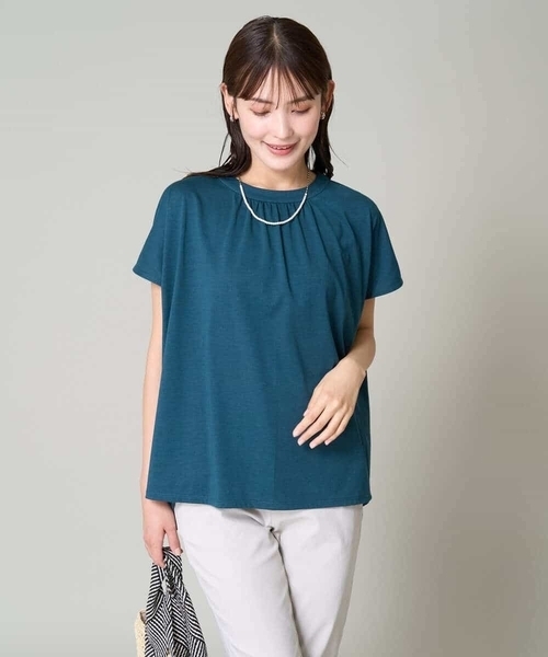 a.v.v(アーヴェヴェ)の「【接触冷感/UVカット/洗える】ギャザーネックカットソー(Tシャツ/カットソー・レディース・グリーン/ブラック/ホワイト/ライトグレー/ダークインディゴブルー/ライラック・40/38/36/42/34)」の9枚目の写真