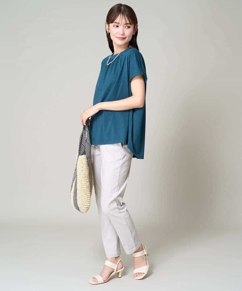 a.v.v(アーヴェヴェ)の「【接触冷感/UVカット/洗える】ギャザーネックカットソー(Tシャツ/カットソー・レディース・グリーン/ブラック/ホワイト/ライトグレー/ダークインディゴブルー/ライラック・40/38/36/42/34)」の13枚目の写真