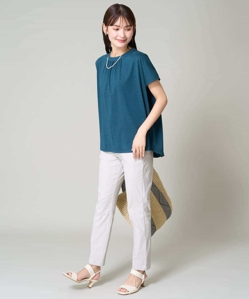 a.v.v(アーヴェヴェ)の「【接触冷感/UVカット/洗える】ギャザーネックカットソー(Tシャツ/カットソー・レディース・グリーン/ブラック/ホワイト/ライトグレー/ダークインディゴブルー/ライラック・40/38/36/42/34)」の14枚目の写真