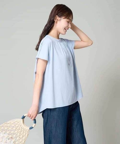 a.v.v(アーヴェヴェ)の「【接触冷感/UVカット/洗える】ギャザーネックカットソー(Tシャツ/カットソー・レディース・グリーン/ブラック/ホワイト/ライトグレー/ダークインディゴブルー/ライラック・40/38/36/42/34)」の16枚目の写真