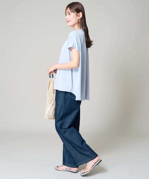 a.v.v(アーヴェヴェ)の「【接触冷感/UVカット/洗える】ギャザーネックカットソー(Tシャツ/カットソー・レディース・グリーン/ブラック/ホワイト/ライトグレー/ダークインディゴブルー/ライラック・40/38/36/42/34)」の20枚目の写真