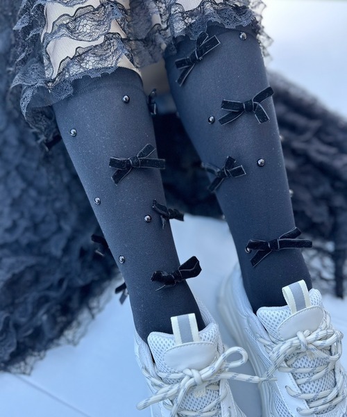 poiregnee（ポワニェ）の「［select］リボン＆パール　ハイソックス（ソックス/靴下・レディース・ホワイト/ブラック/クリーム・FREE）」の3枚目の写真