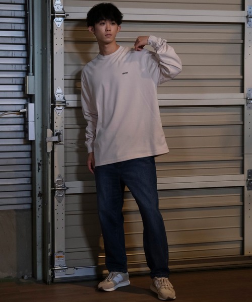 長袖 オーバーサイズド パフォーマンス Tシャツ 長袖 オーバーサイズド パフォーマンス Tシャツ Big Flag Logo