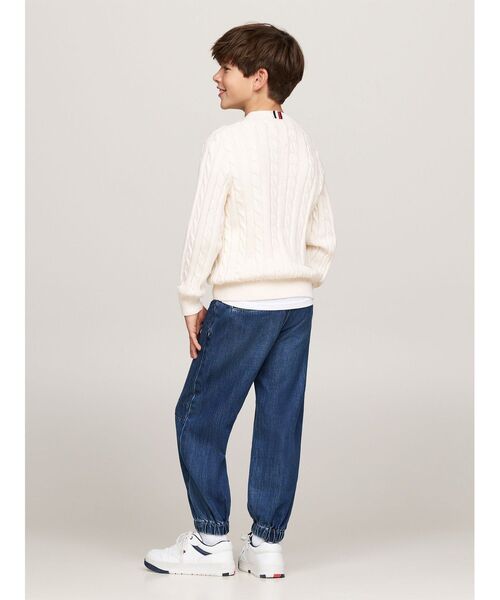 TOMMY HILFIGER（トミーヒルフィガー）の「BOYS エッセンシャルケーブルセーター（ニット/セーター・キッズ・アイボリー/ブルー系その他/オレンジ/ネイビー・140cm/150cm/160cm/130cm）」の5枚目の写真