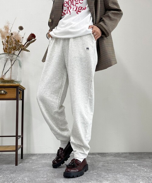fredy emue(フレディエミュ)の「裾ZIP 高密度裏毛スウェットパンツ(スウェットパンツ・レディース・グレー/ライトグレー/ダークグリーン・38)」の1枚目の写真