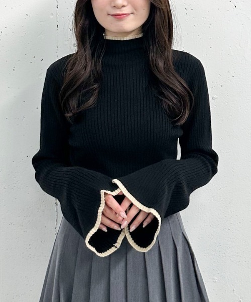 archives（アルシーヴ）の「配色フレアスリーブリブニット（ニット/セーター・レディース・ブラック/グレー/アイボリー・MEDIUM）」の2枚目の写真