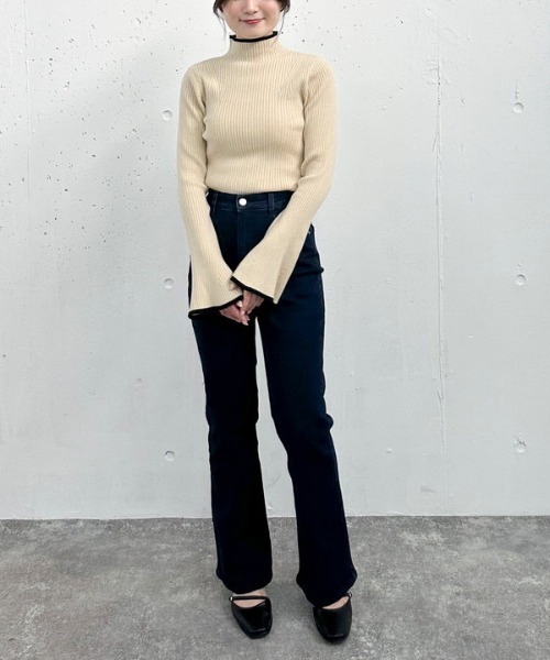 archives（アルシーヴ）の「配色フレアスリーブリブニット（ニット/セーター・レディース・ブラック/グレー/アイボリー・MEDIUM）」の10枚目の写真