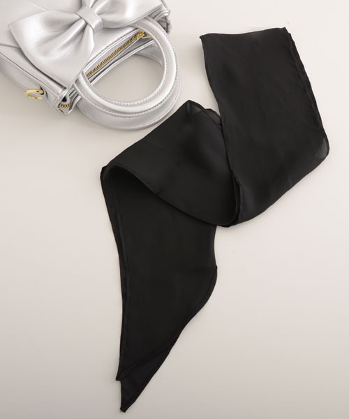 Mayree（メイリー）の「【float】シンプル ワンカラー スカーフリボン【9色展開】（バンダナ/スカーフ・レディース・ブラック/ベージュ/アッシュブラウン/ライトピンク/ワインレッド/ミント/マスタード/オレンジ/グリーン・FREE）」の2枚目の写真