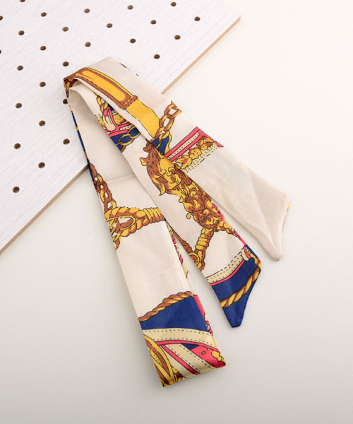 TONE SELECT GOODS（トーンセレクトグッズ）の「【float】スカーフリボン スカーフ/バンダナ 幅40mm【35色展開】（バンダナ/スカーフ・レディース・その他8/その他10/その他19/その他22/その他24/その他31/その他33/その他2/その他3/その他5/その他11/その他34/その他35/その他6/その他14/その他16/その他17/その他18/その他25/その他26/その他27/その他28/その他29/その他4/その他7/その他9/その他12/その他20/その他21/その他23/その他30/その他32/その他15/その他13/その他1・FREE）」の4枚目の写真