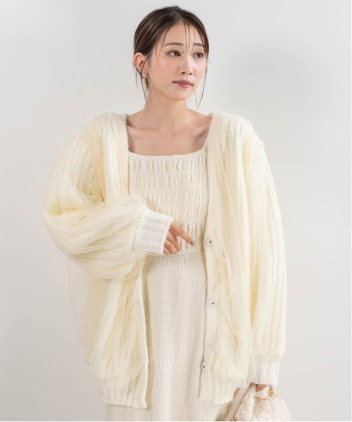 RANDA(ランダ)の「ボリュームチュールニットカーディガン(ニット/セーター・レディース・アイボリー/ブラック/グレー・FREE)」の4枚目の写真