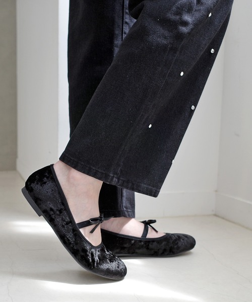 AmiAmi（アミアミ）の「ラウンドトゥグリッター・ベロアバレエシューズ/バレエコアリボンパンプス（バレエシューズ・レディース・ブラック/シルバー系その他/ブラック系その他・LL/S/M/L）」の5枚目の写真