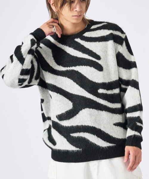 RE730（アールイーセブンサーティー）の「【Re730】モヘアタッチ/総柄ジャガード オーバーサイズ ルーズセーター（ニット/セーター・メンズ・ブラック/ベージュ/グレー/ベージュ系その他/ブラック系その他4/グレー系その他2/ミント/グレー系その他3/ネイビー/ブラック系その他2/ブラック系その他/ブラック系その他3/ホワイト系1/ブラック系6/ブラック系7/グレー系4/ホワイト/グレー系5・XL/L/M/MEDIUM/LARGE/X-LARGE）」の5枚目の写真