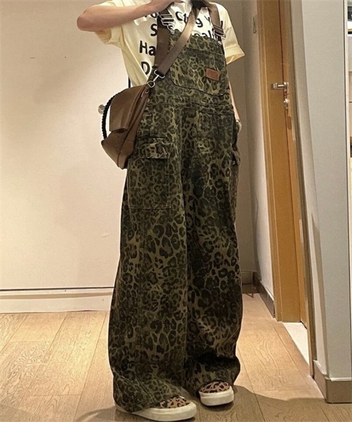 Dream garden(ドリームガーデン)の「ヒョウ柄ワイドデニムサロペット(サロペット/オーバーオール・レディース・ブラウン・S/M/L/XL)」の13枚目の写真