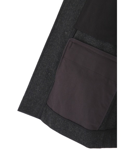 MHL.（エムエイチエル）の「BASIC WOOL MELTON（ダウンジャケット/コート・メンズ・チャコール/ベージュ・LARGE/MEDIUM/SMALL）」の3枚目の写真