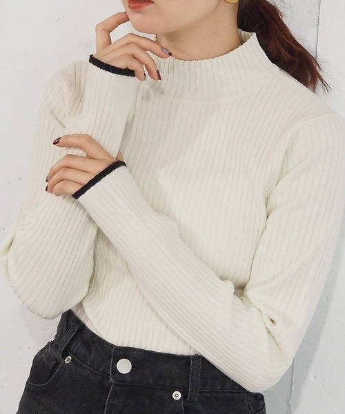 tiptop（ティップトップ）の「リブハイネックニットプルオーバー（ニット/セーター・レディース・ダークブルー/ホワイト系その他/レッド/ブラック/オフホワイト/ブラック系その他/チャコールグレー/ブルー・FREE）」の3枚目の写真