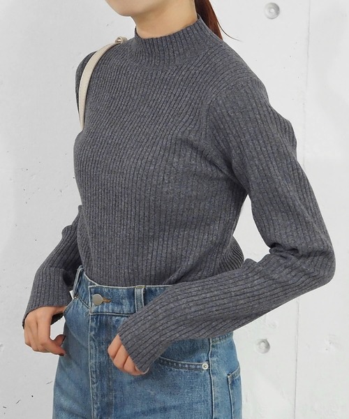 tiptop（ティップトップ）の「リブハイネックニットプルオーバー（ニット/セーター・レディース・ダークブルー/ホワイト系その他/レッド/ブラック/オフホワイト/ブラック系その他/チャコールグレー/ブルー・FREE）」の6枚目の写真