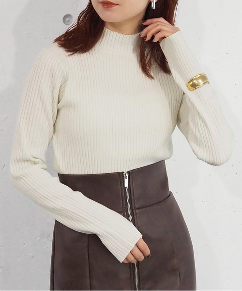 tiptop（ティップトップ）の「リブハイネックニットプルオーバー（ニット/セーター・レディース・ダークブルー/ホワイト系その他/レッド/ブラック/オフホワイト/ブラック系その他/チャコールグレー/ブルー・FREE）」の9枚目の写真