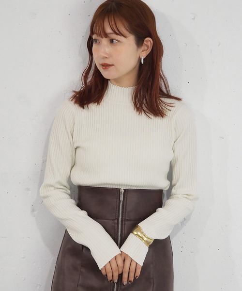 tiptop（ティップトップ）の「リブハイネックニットプルオーバー（ニット/セーター・レディース・ダークブルー/ホワイト系その他/レッド/ブラック/オフホワイト/ブラック系その他/チャコールグレー/ブルー・FREE）」の11枚目の写真