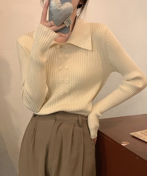 Diosfront(ディオスフロント)の「ダブルボタンポロニットプルオーバー(ニット/セーター・レディース・カーキ/ブラック/アイボリー/ベージュ/モカ/ブラウン・FREE)」の2枚目の写真